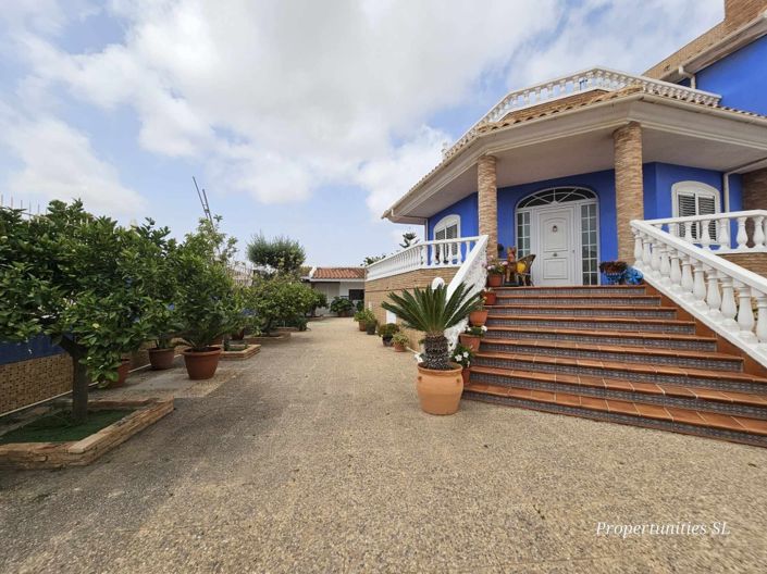 Image No.3-5 Bed Villa / Detached for sale