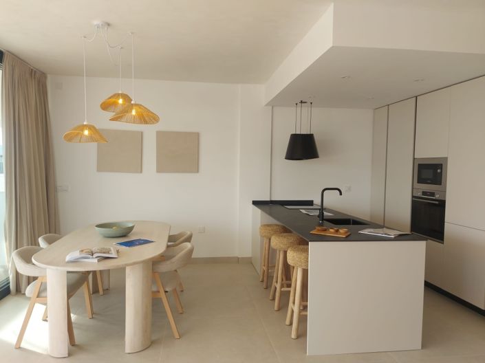 Image No.10-3 Bed Apartment for sale