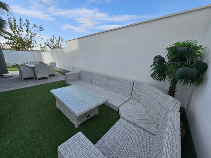 Image No.12-4 Bed Property for sale