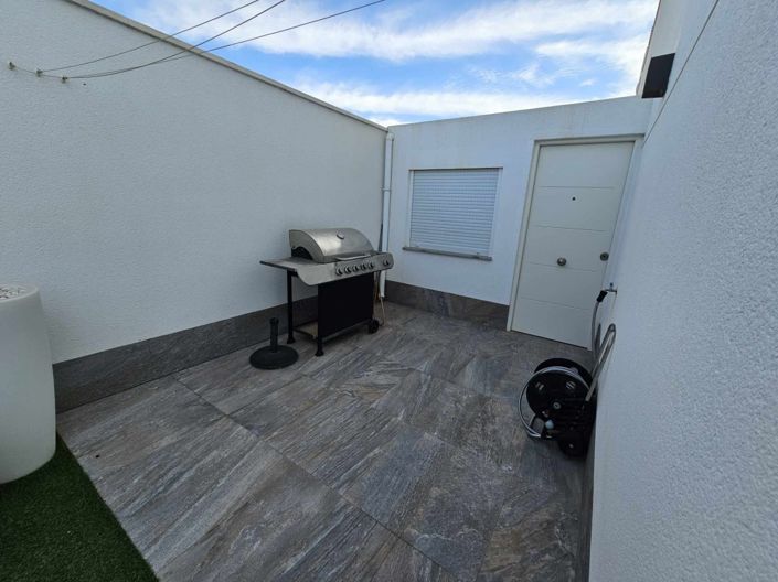 Image No.14-4 Bed Property for sale