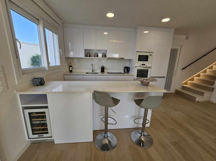 Image No.24-4 Bed Property for sale