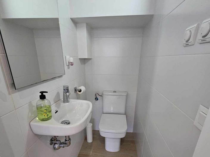 Image No.32-4 Bed Property for sale