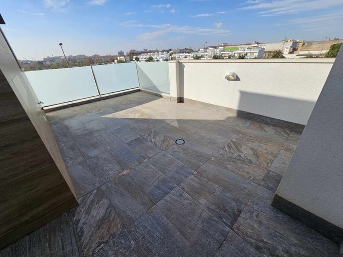 Image No.58-4 Bed Property for sale