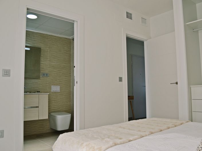 Image No.11-3 Bed Property for sale