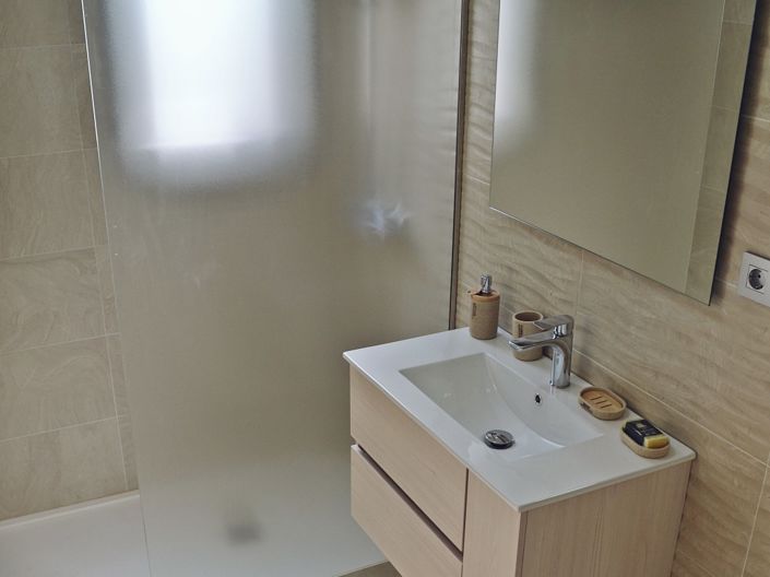 Image No.12-3 Bed Property for sale