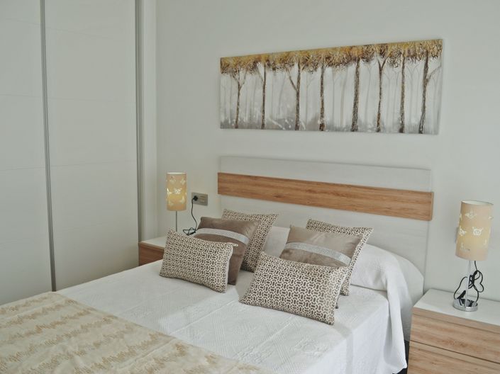 Image No.8-3 Bed Property for sale