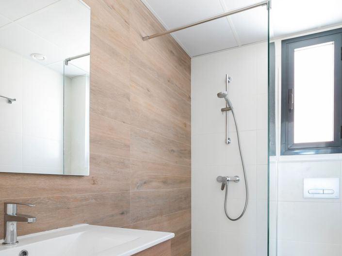 Image No.26-3 Bed Property for sale