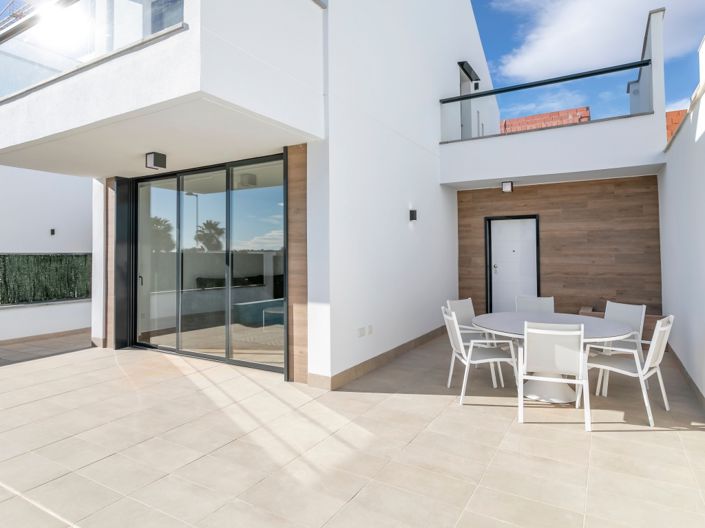 Image No.5-3 Bed Property for sale