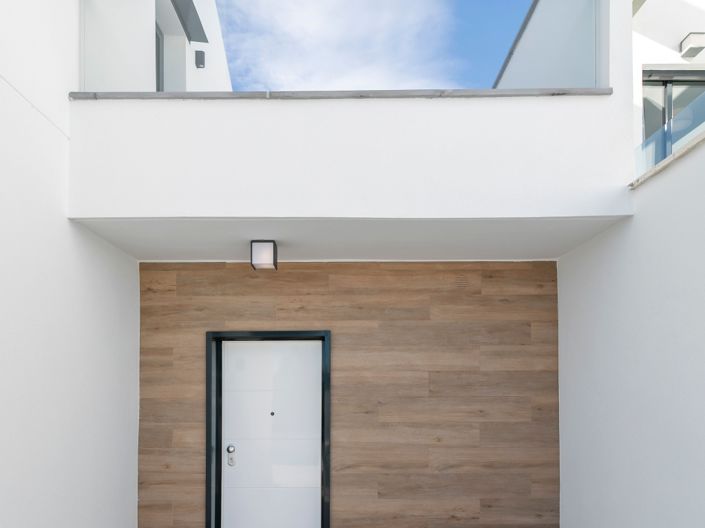 Image No.6-3 Bed Property for sale