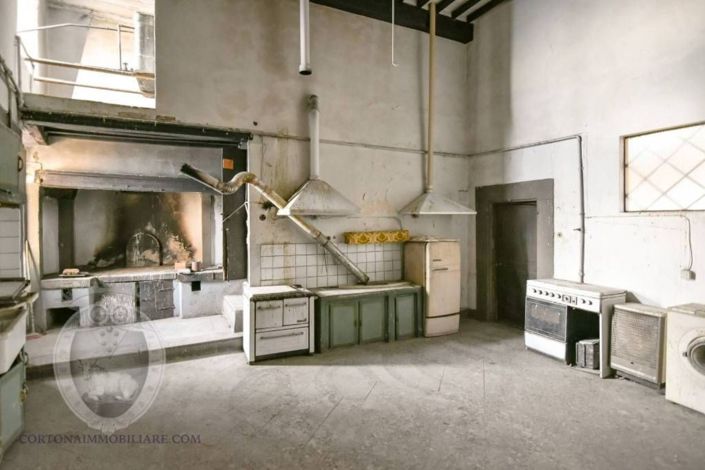 Image No.10-4 Bed Property for sale