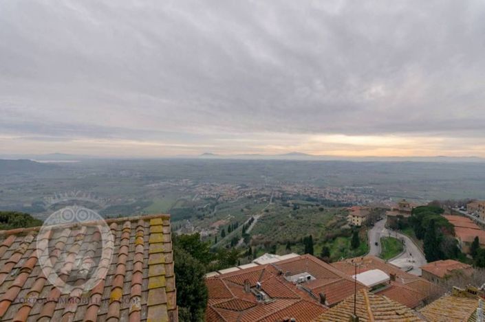 Image No.17-4 Bed Property for sale