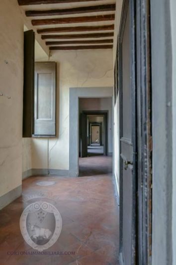 Image No.2-4 Bed Property for sale