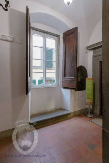 Image No.20-4 Bed Property for sale