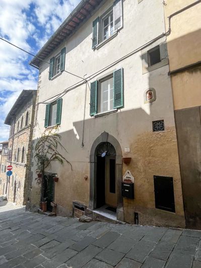 Image No.1-Propriété à vendre à Cortona