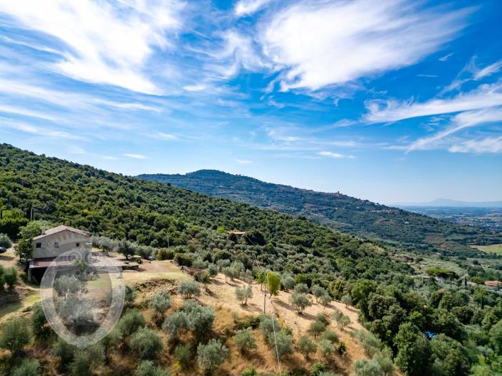 Image No.3-2 Bed Farmhouse for sale