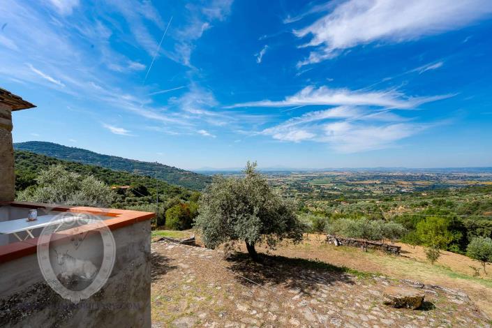 Image No.22-2 Bed Farmhouse for sale