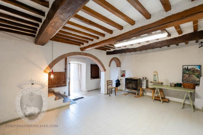 Image No.33-2 Bed Farmhouse for sale