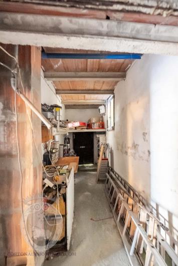 Image No.36-2 Bed Farmhouse for sale