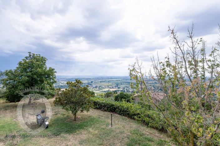 Image No.8-Ferme de 2 chambres à vendre à Cortona
