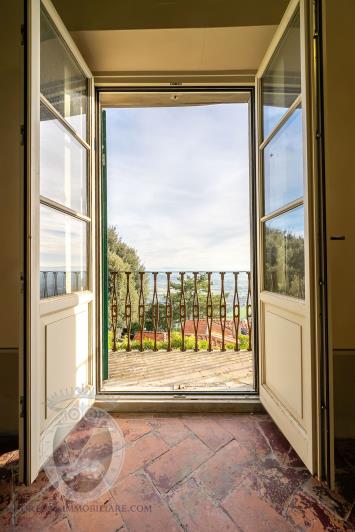 Image No.9-4 Bed House for sale