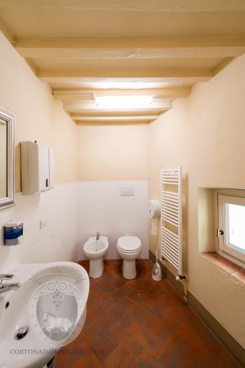 Image No.30-4 Bed House for sale