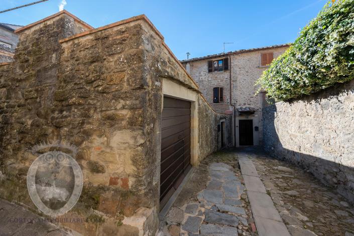 Image No.2-Maison de ville de 5 chambres à vendre à Cortona