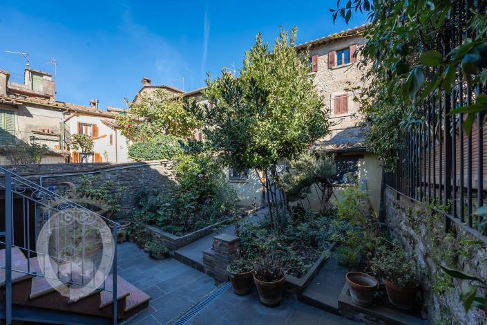 Image No.6-Maison de ville de 5 chambres à vendre à Cortona