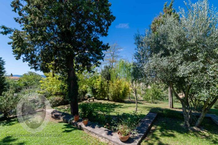 Image No.20-8 Bed Country House for sale