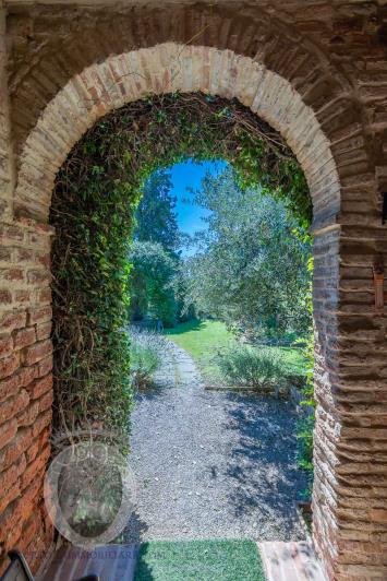 Image No.26-8 Bed Country House for sale