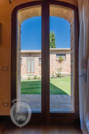 Image No.40-8 Bed Country House for sale