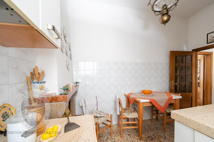 Image No.13-3 Bed Townhouse for sale