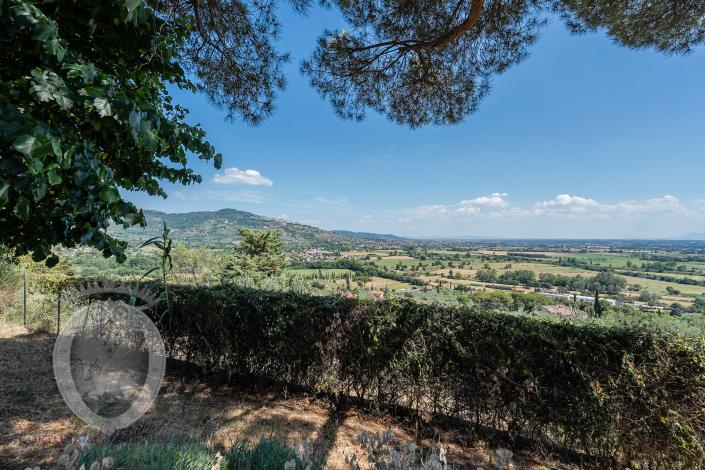 Image No.2-4 Bed Farmhouse for sale