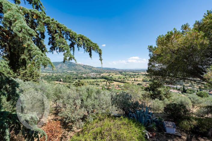 Image No.15-4 Bed Farmhouse for sale