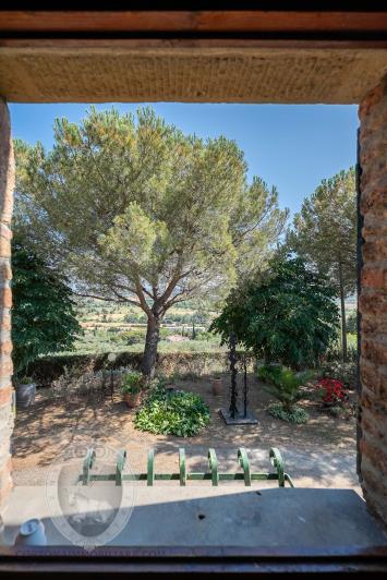 Image No.21-4 Bed Farmhouse for sale