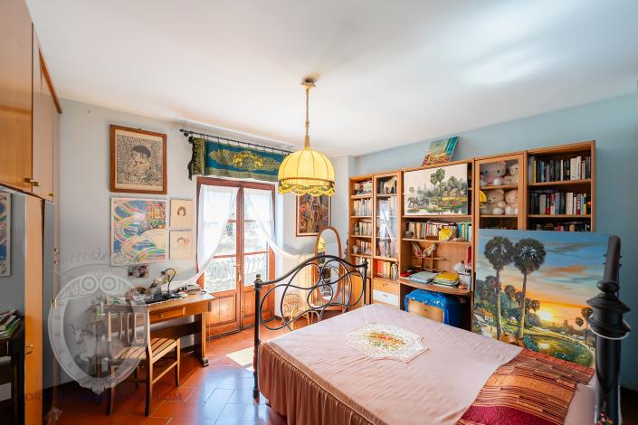 Image No.26-4 Bed Farmhouse for sale