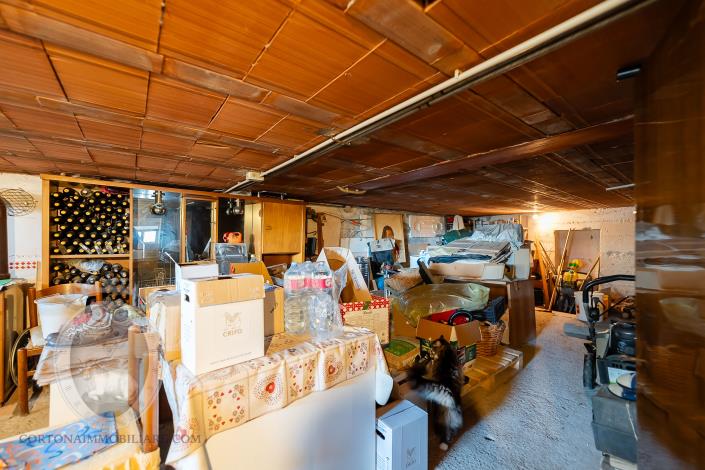 Image No.40-4 Bed Farmhouse for sale