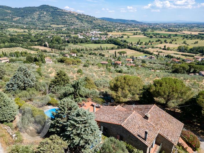 Image No.49-4 Bed Farmhouse for sale