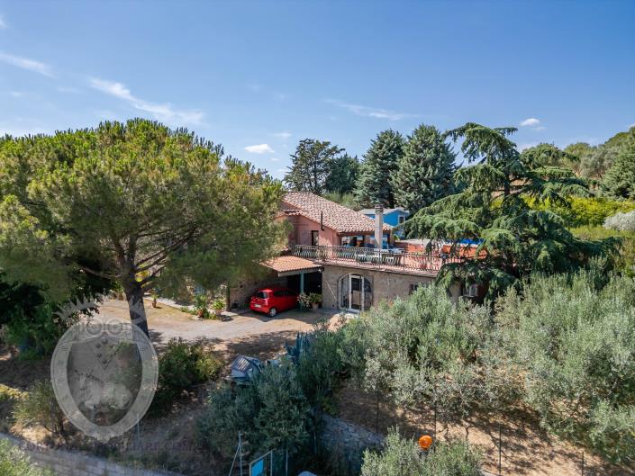 Image No.50-4 Bed Farmhouse for sale