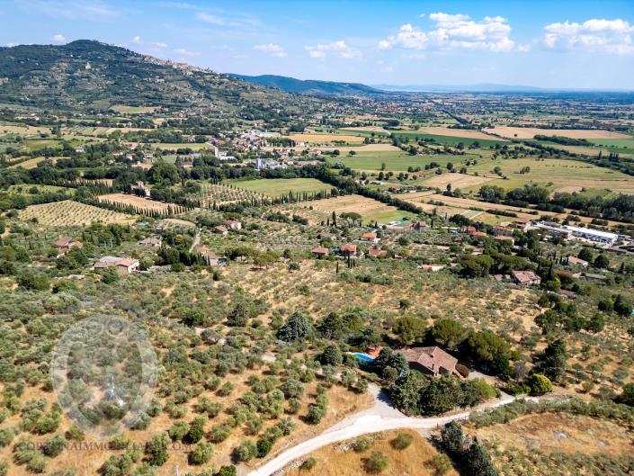 Image No.54-4 Bed Farmhouse for sale