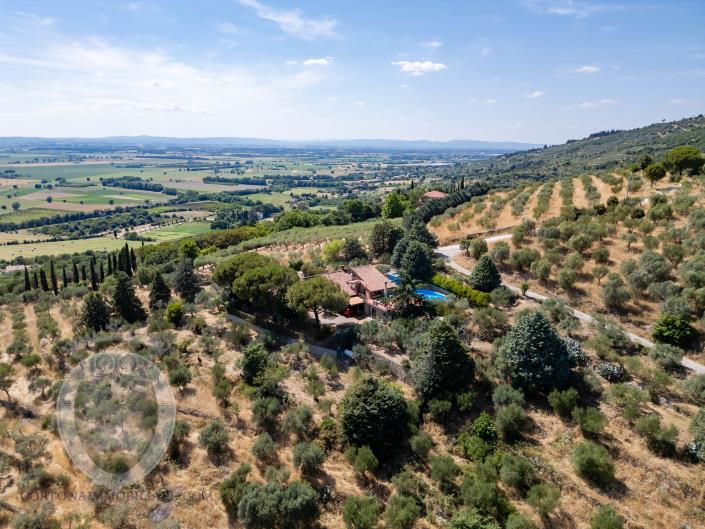 Image No.55-4 Bed Farmhouse for sale