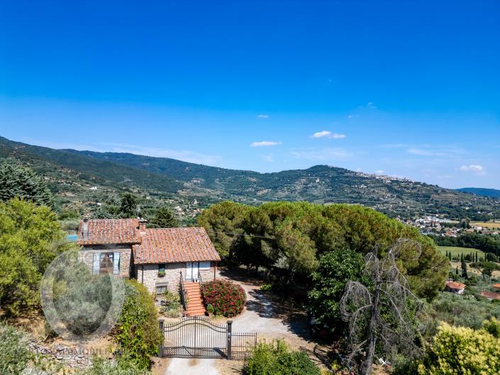 Image No.57-4 Bed Farmhouse for sale