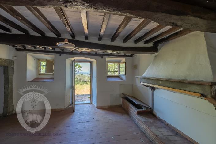 Image No.9-8 Bed Farmhouse for sale