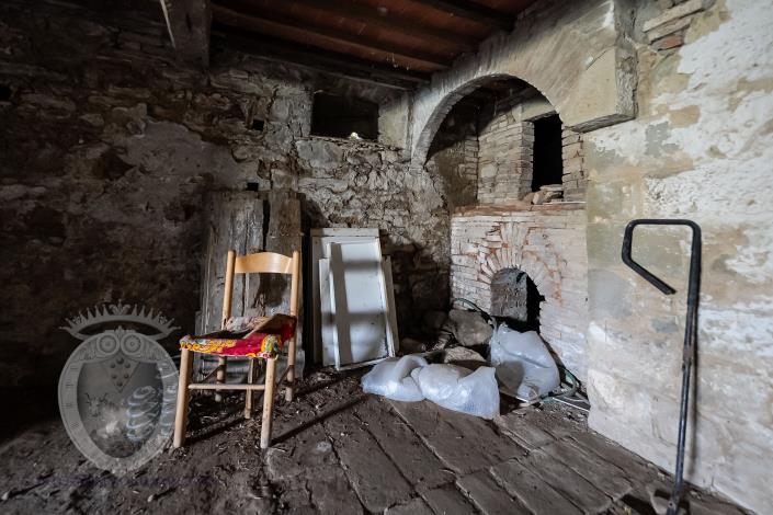 Image No.19-8 Bed Farmhouse for sale