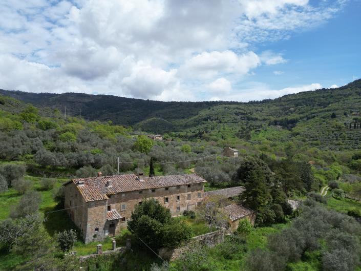 Image No.30-8 Bed Farmhouse for sale