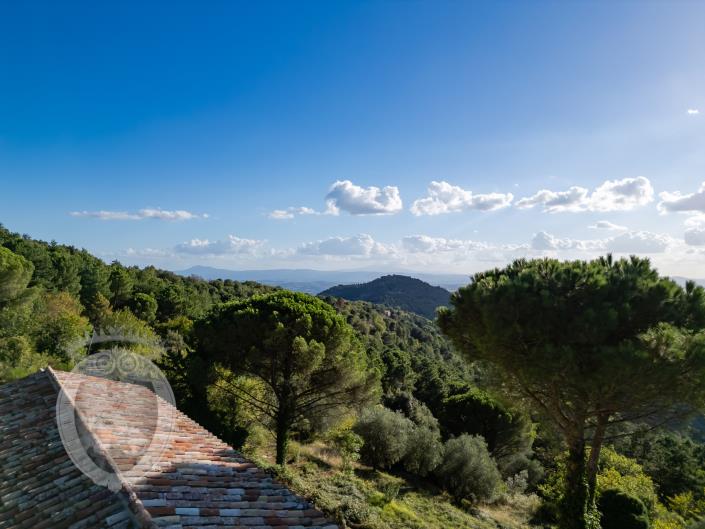 Image No.3-3 Bed Farmhouse for sale