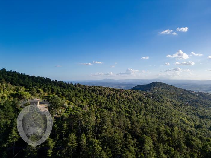 Image No.11-3 Bed Farmhouse for sale