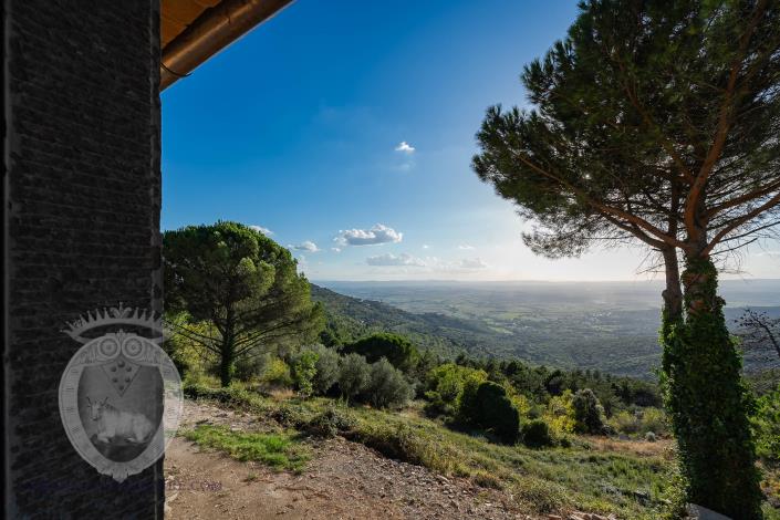 Image No.26-3 Bed Farmhouse for sale