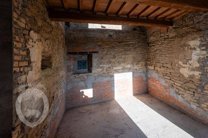 Image No.29-3 Bed Farmhouse for sale