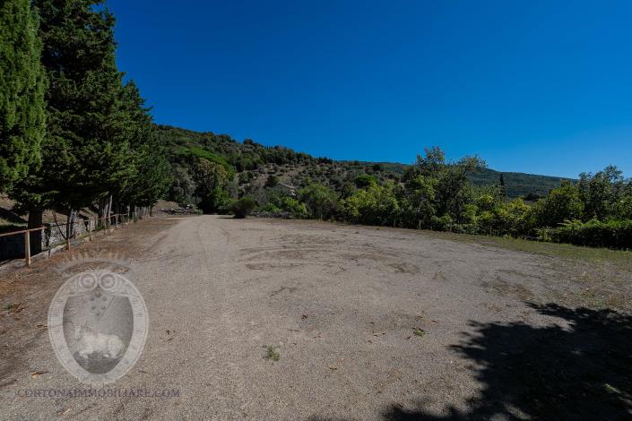 Image No.7-8 Bed Farmhouse for sale