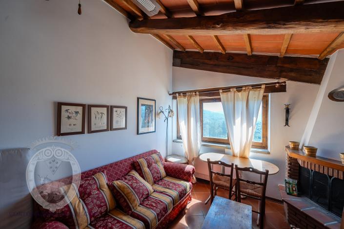 Image No.16-8 Bed Farmhouse for sale